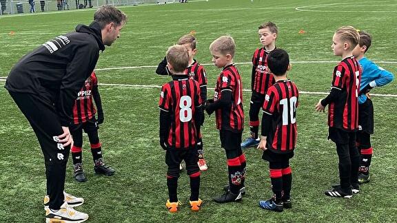 WVV JO8-2 MAAKT SPRONG VOORWAARTS